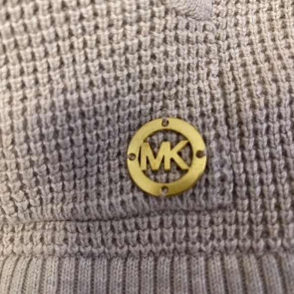 🚨CLEARANCE 0124-116 Natural Cropped Michael Kors Sweater - Picture 2 of 4